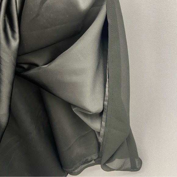 Lovers and Friends Black Oversized V-Neck Sleeveless Blouse Size Medium - Picture 9 of 11